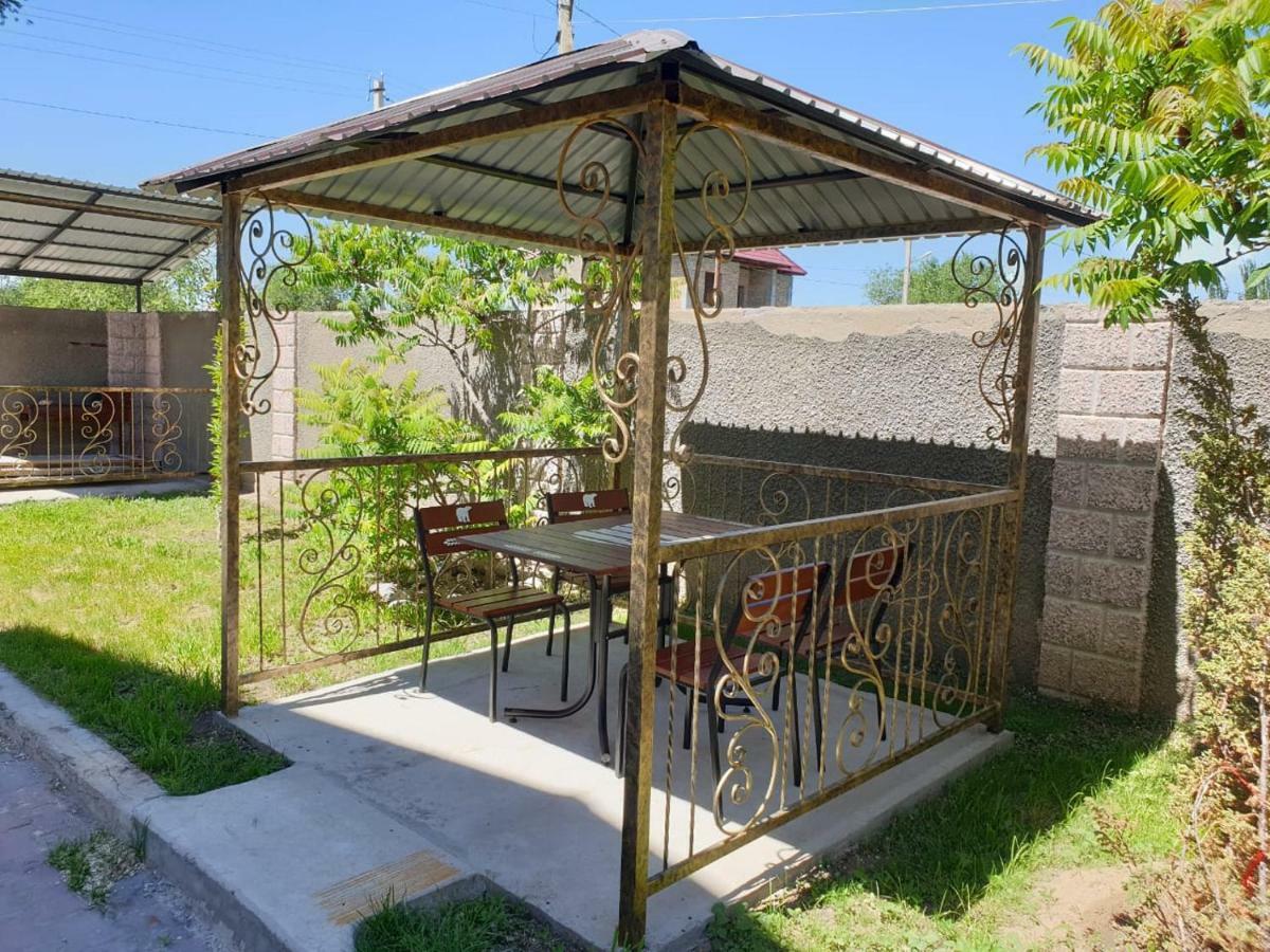 Malibu Guest House Kapchagay Bagian luar foto